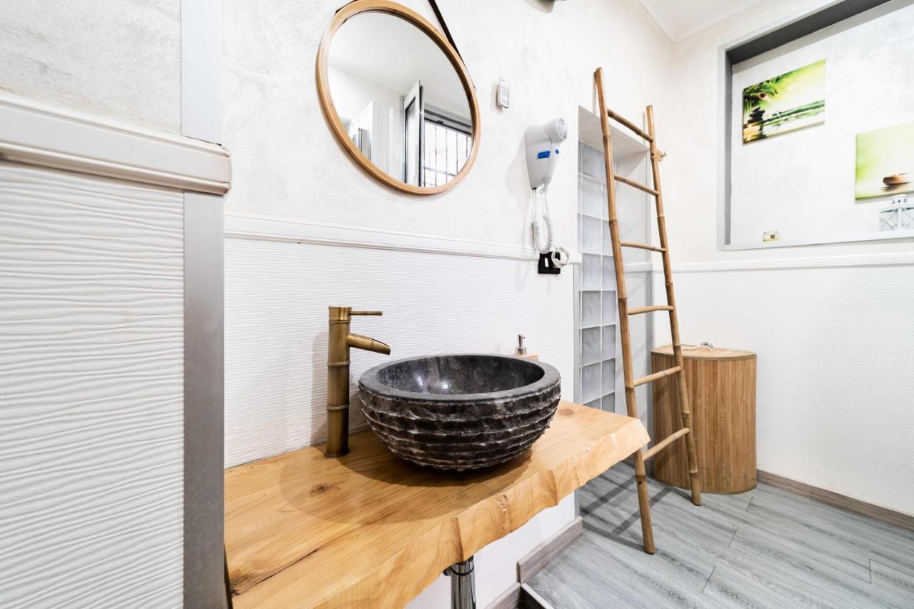 Newhouse Dei Mille Apartment Бари Екстериор снимка