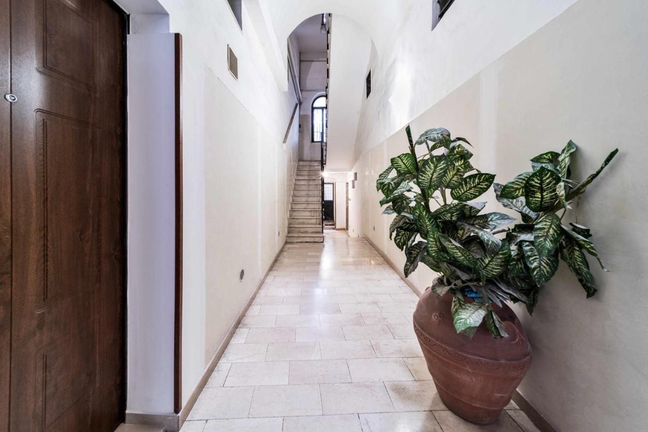 Newhouse Dei Mille Apartment Бари Екстериор снимка