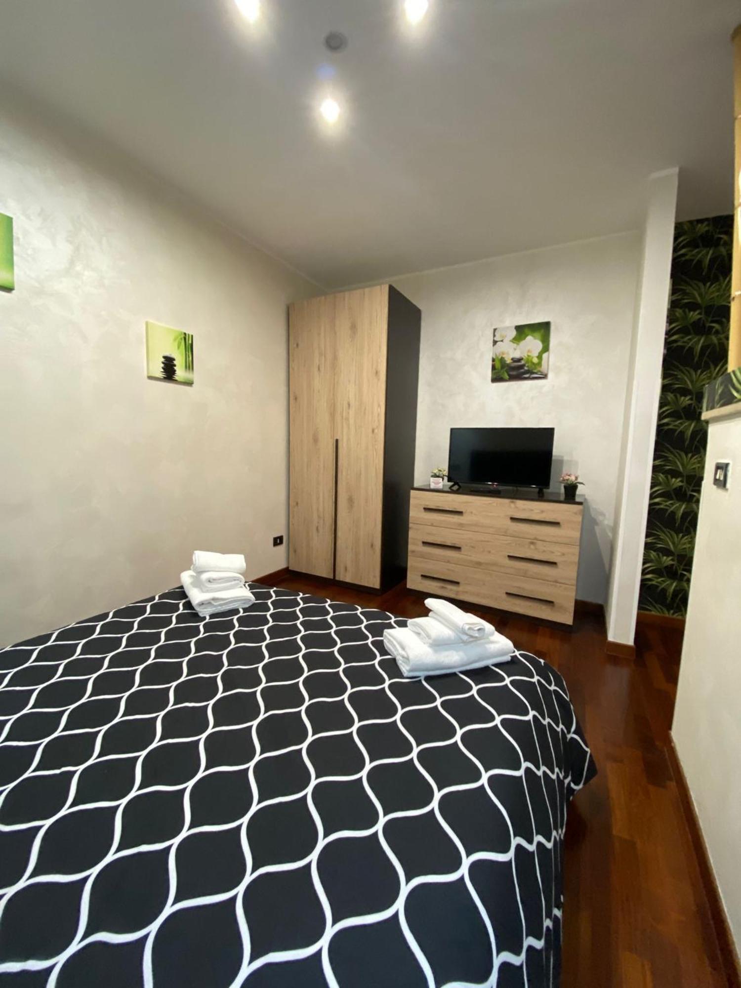 Newhouse Dei Mille Apartment Бари Екстериор снимка