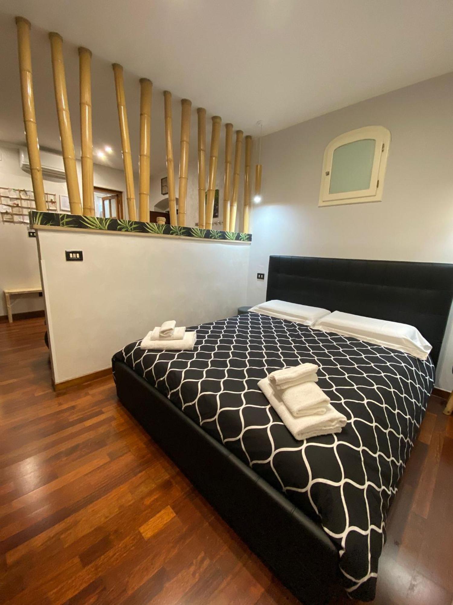 Newhouse Dei Mille Apartment Бари Екстериор снимка